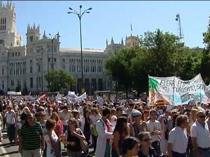 La ‘marea blanca’ celebra el parón judicial a la privatización sanitaria