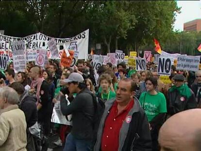 Multitudinarias manifestaciones en 70 ciudades.