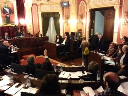 Cinco ediles del PSOE se van del pleno de Ourense enfrentados con su alcalde