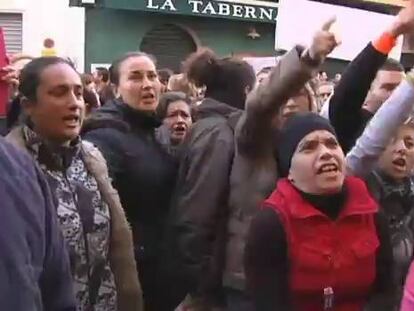 Decenas de personas protestan por la muerte de los tres vecinos de Alcalá