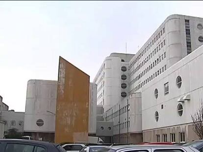 El Hospital de Vigo cierra veinte camas por culpa de las goteras