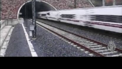 A Polícia Científica reconstrói o acidente com um trem em Santiago de Compostela