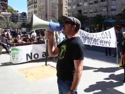 Protesta ante la Diputación de Alicante.