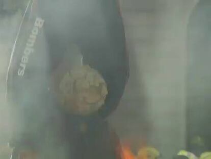Los bomberos de la Generalitat protestan contra los recortes