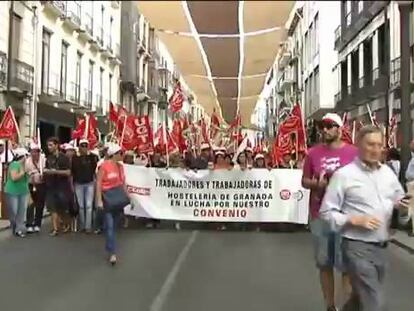 Trabajadores de la hostelería de Granada reciben el Mundial con paros y protestas