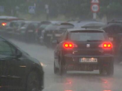 Una tormenta deja varios heridos y numerosos árboles caídos en Madrid