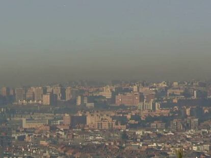 Carmena endurecerá las restricciones al tráfico para aliviar la contaminación