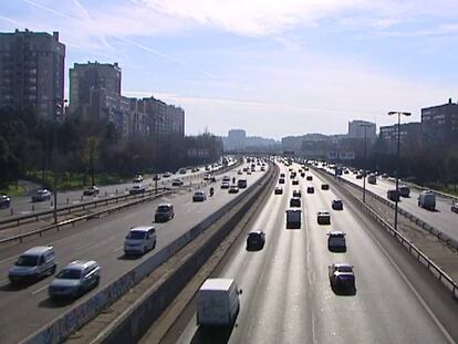 La policía hará controles aleatorios de las matrículas de los coches que accedan a Madrid