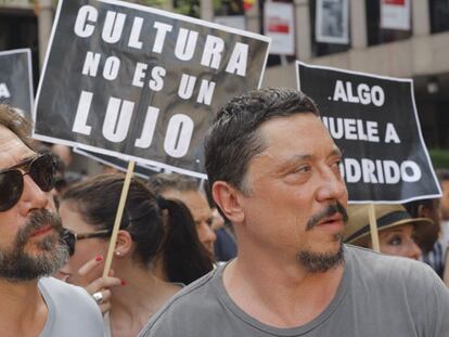 Javier Bardem: “Se están cargando el futuro de una generación”
