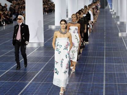 Karl Lagerfeld se suma a los vientos de cambio