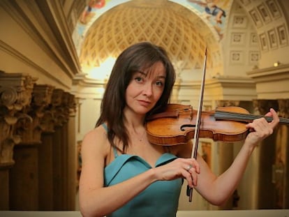 La violinista Lina Tur Bonet, en el Oratorio del Caballero de Gracia de Madrid. En el vídeo interpreta ‘Fantasía’, inédito de Matteis