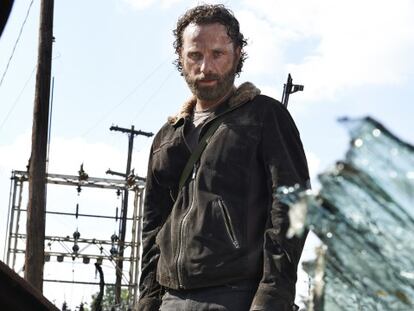 El actor Andrew Lincoln, en una imagen promocional de 'The Walking Dead'. (Vídeo: promo del último capítulo de la temporada).