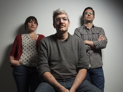 Los escritores Laia Jufresa, Emiliano Monge y Nicolás Cabral, en la delegación del diario EL PAÍS.