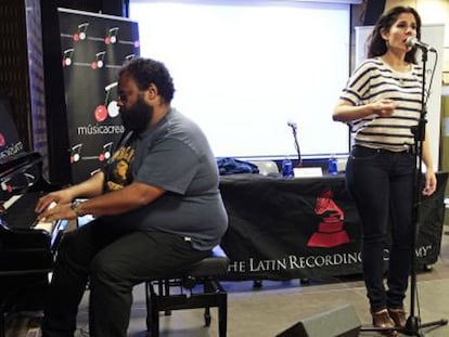 Diana Navarro y Carlos Jean durante el encuentro.