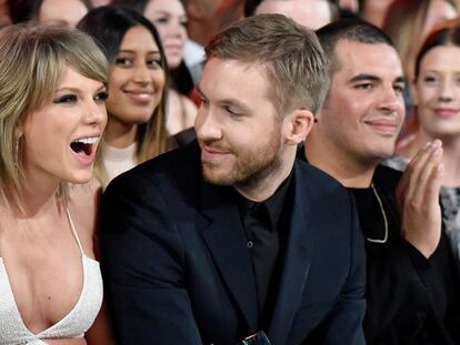 Taylor Swift al escuchar su nombre en uno de los premios.
