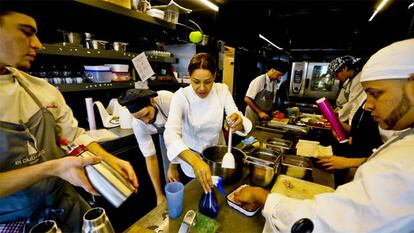 María Marte, en la cocina del Club Allard.