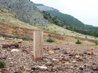 Paraje del Peñón del Colorado, con la señalización del terreno donde se quieren buscar por tercera vez los restos de García Lorca