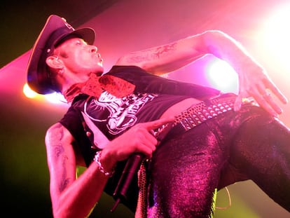 Scott Weiland, en el concierto que ofreció con Velvet Revolver en la sala La Riviera de Madrid en el año 2004.