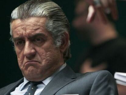 Pedro Casablanc en el papel de Bárcenas en película 'B'.