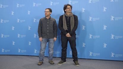 Ethan e Joel Coen na apresentação de Ave, César!' , no Festival de Berlim. Reuters