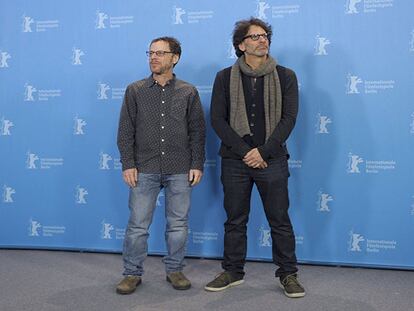 Ethan e Joel Coen na apresentação de Ave, César!' , no Festival de Berlim. Reuters