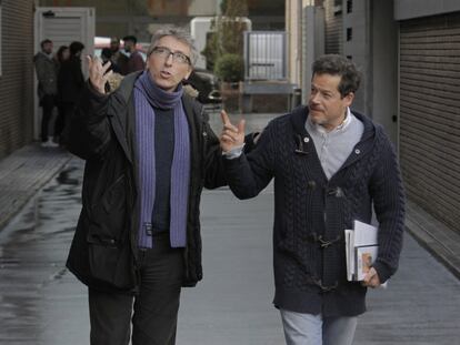 David Trueba y Jorge Sanz, en la sede de EL PAÍS.