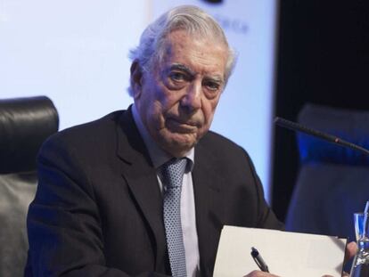 El escritor Mario Vargas Llosa, durante la celebración de su 80 cumpleaños en Madrid, el pasado 30 de marzo. CARLOS R. ÁLVAREZ WireImage