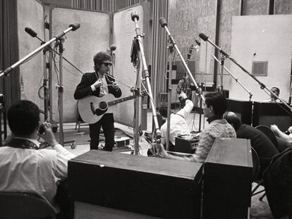 Bob Dylan, en una imagen recogida en la serie documental 'Soundbreaking'.