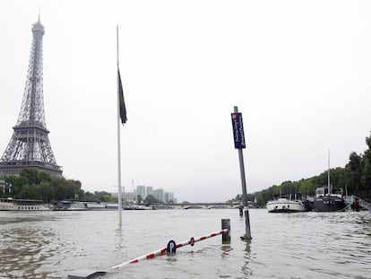 El Sena, a su paso por la zona cercana a la Torre Eiffel.