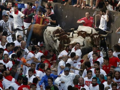 A moment from the first bull run at San Fermín 2016.