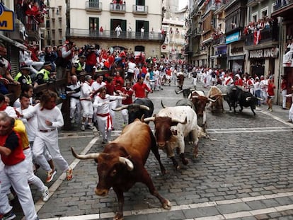 Octavo encierro de San Fermín 2016: rápida y muy emocionante carrera de Miura