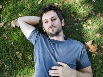 El actor y director Raúl Arévalo, el pasado lunes en el parque del Templo de Debod, en Madrid.