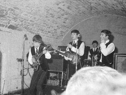 Los Beatles, en uno de sus conciertos de la década de los sesenta en La Caverna, en Liverpool. © 2016 Apple Corps Limited