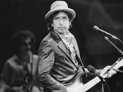 El cantautor Bob Dylan durante un concierto en Basilea, en 1984.