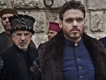 Richard Madden interpreta a Cosimo en 'Los Medici'.