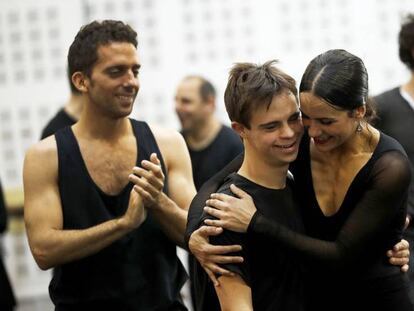 Jóvenes con síndrome de Down ensayan con el Ballet Nacional en Madrid.