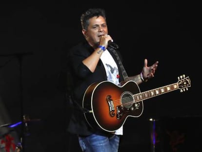 Alejandro Sanz en el concierto en el Palacio de los Deportes de Madrid.