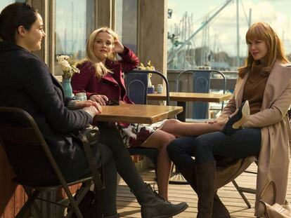 De izquierda a derecha, Shailene Woodley, Reese Witherspoon y Nicole Kidman, en 'Big Little Lies'.