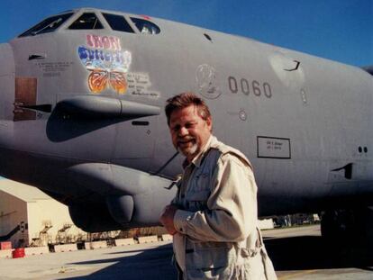 Hartmut Bitomsky, a finales de los años 90 durante el rodaje de B-52.