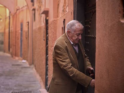 El escritor Juan Goytisolo, en su casa de Marrakech (FOTO: BERNARDO PÉREZ).