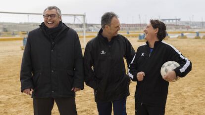 Michael Robinson, Joaquín Caparrós y Raúl Ruiz en 'Caos FC'.