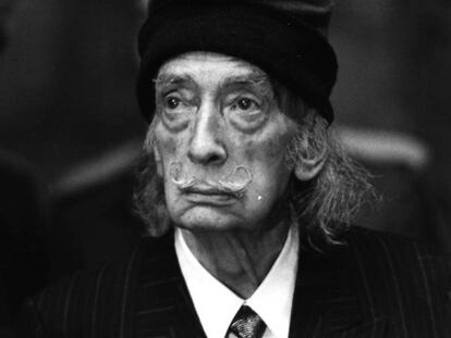 Salvador Dalí fotografiado por Antonio Espejo.