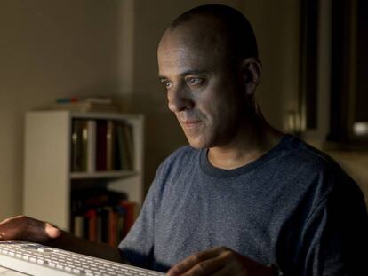 ‘El autor’, un brillante retrato de la manipulación