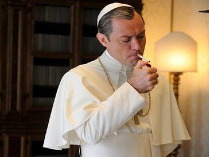 Jude Law en el papel del papa Pío XIII, protagonista de El joven Papa'. / Tráiler de la serie.