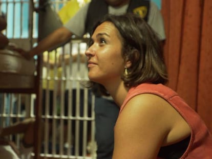 Alejandra Andrade en la cárcel peruana de Sarita Colonia en el primer programa de la segunda temporada de 'Fuera de cobertura'.