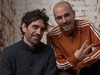 El cineasta Adrián Orr (izquierda) y el rapero Niñato. En vídeo, el tráiler.