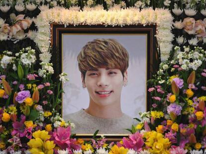 Altar dedicado a Kim Jong-Hyun, cantante de Shinee, por su muerte.