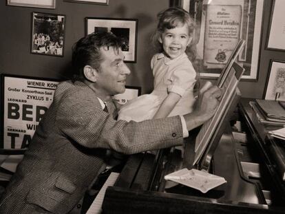 Leonard Bernstein: la leyenda musical a la que espió el FBI