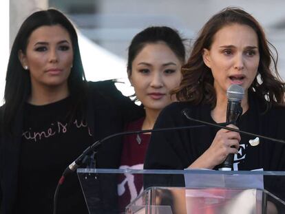 La actriz Natalie Portman (derecha), en la Marcha de las Mujeres el pasado sábado.