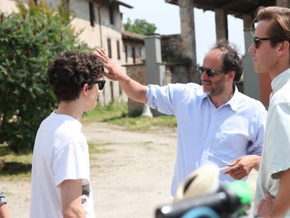 Luca Guadagnino dirige a Timothée Chalamet (izquerda) y a Armie Hammer. En vídeo el tráiler de la película ‘Call Me By Your Name’.
